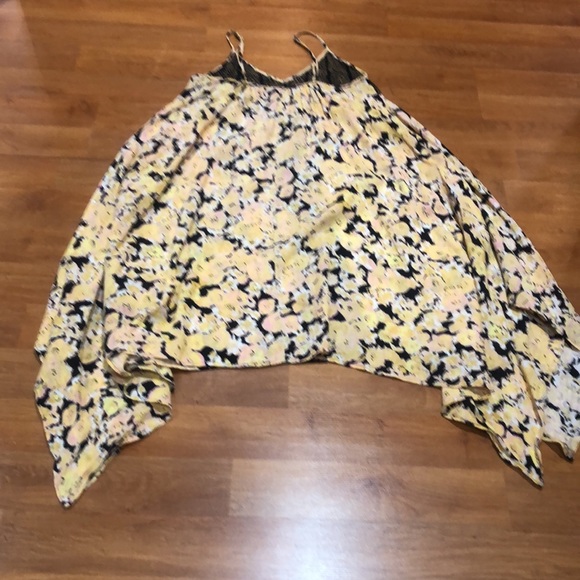 Women’s dress - Picture 4 of 7